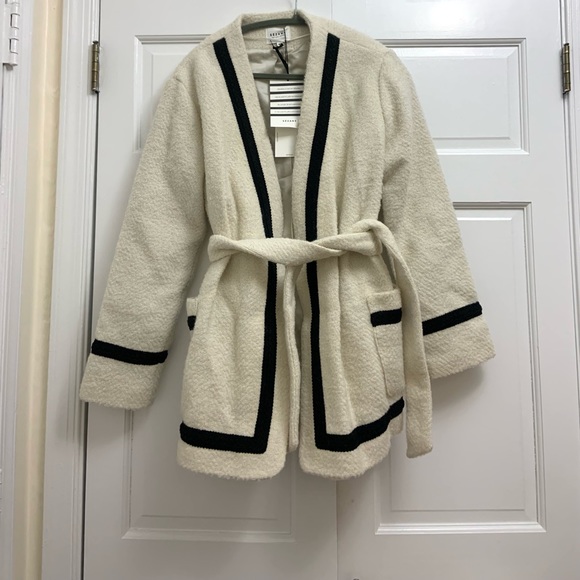 RARE Sézane Short Wrapover Coat Size 6 - Picture 5 of 6